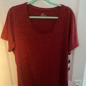 1x Nike Dri Fit T-shirt